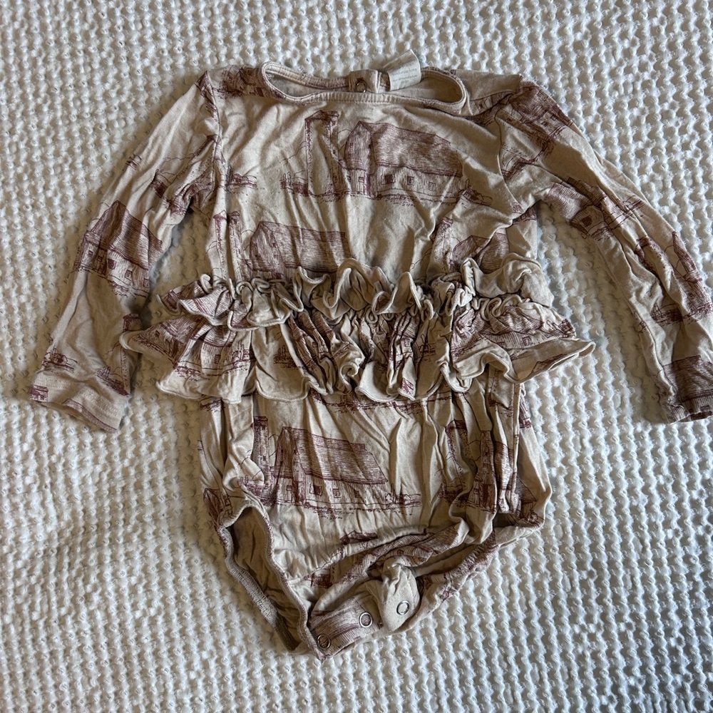 Kate Quinn double ruffle barn bubble